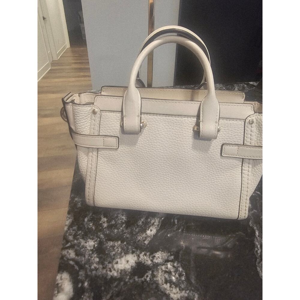 Coach mini Swagger - Picture 3 of 16